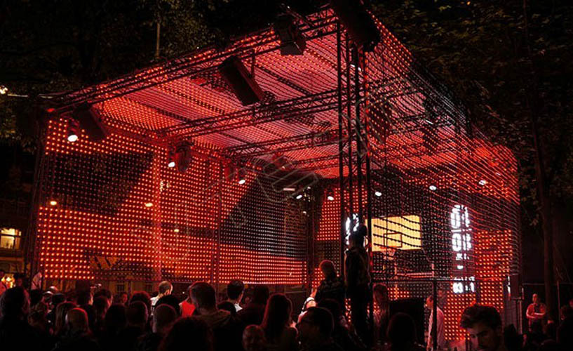 荷兰露天体育馆耐克发布会 LED软屏MJ4-P100