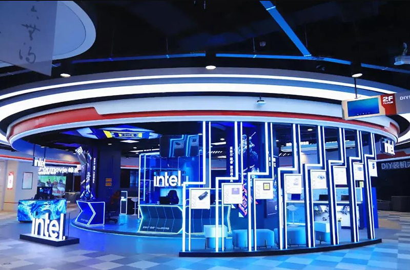 裸眼3D巨幕打造场景沉浸式购物体验中心